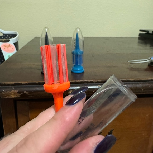 Set Of 3 Oversized Brush Tee with Ball Marker And Foster Golf Divet Tool - Picture 8 of 8